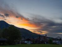 Leuchtende Wolken am Abendhimmel über Aschau